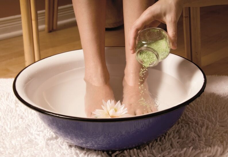 bath for the treatment of fungus in the toes